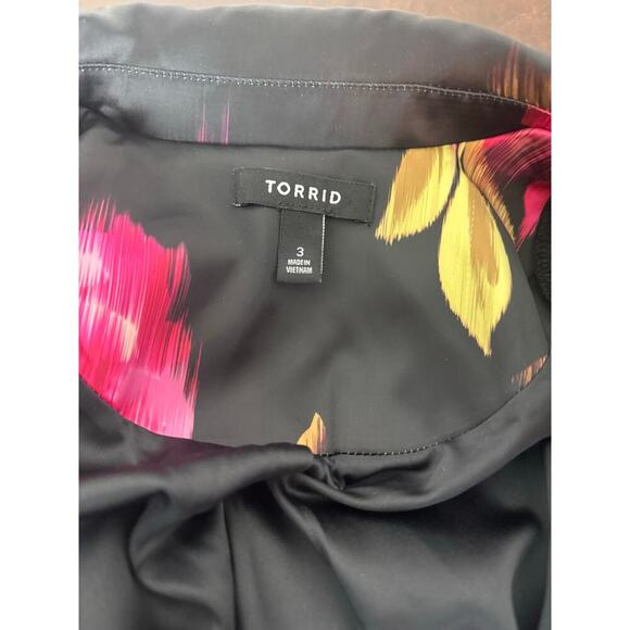 Torrid Floral Satin Blazer with Floral Print, Multi-color Size 3 NWOT - Picture 8 of 11